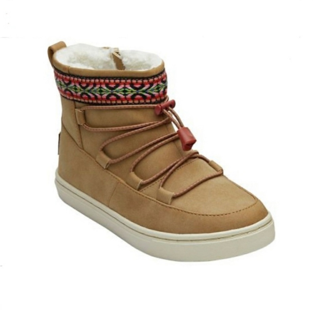 Toms Alpine Women’s boot. New without tags.